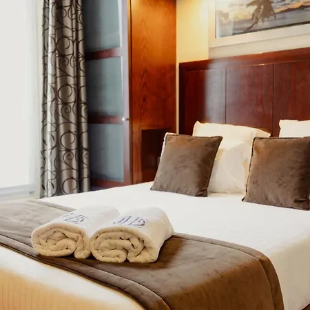Grand Francais 3* Parigi