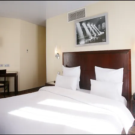 Grand Francais 3* Parigi